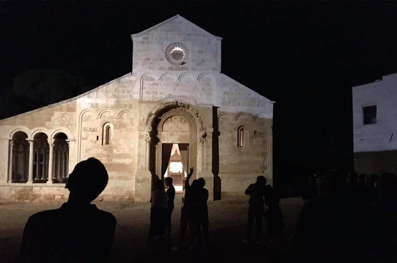 Ensemble Fabliaux/ Medieval music concertWhat better place than the Abbey of Santa Maria a Cerrate, built in the late 11th and early 12th centuries, can host a concert of medieval music? In particular, of sacred music, which is the one that has come