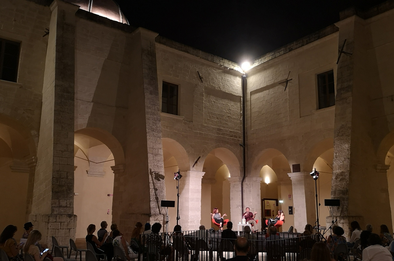 Augustinian Books/ On this side and beyond the border