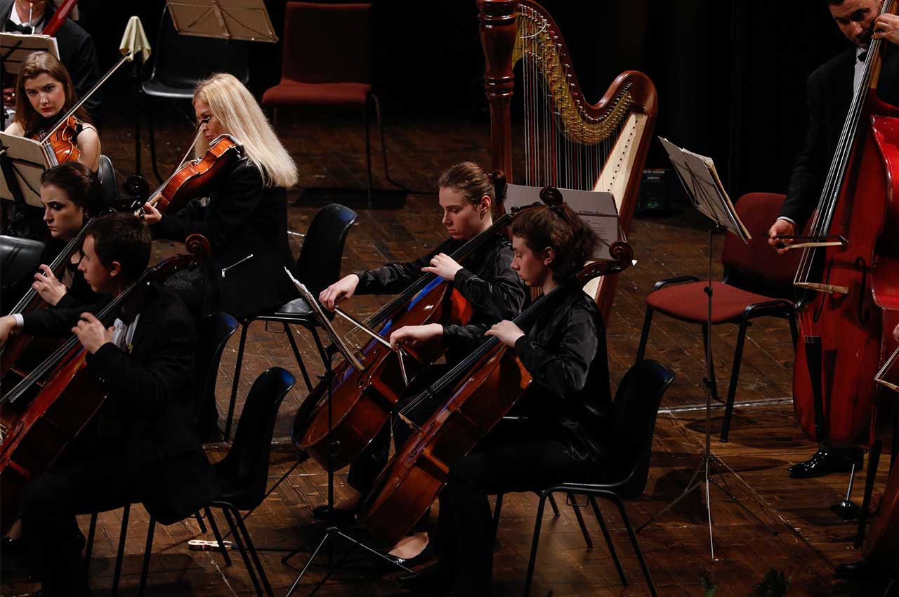 Camerata Musicale Salentina/ Requiem for the living