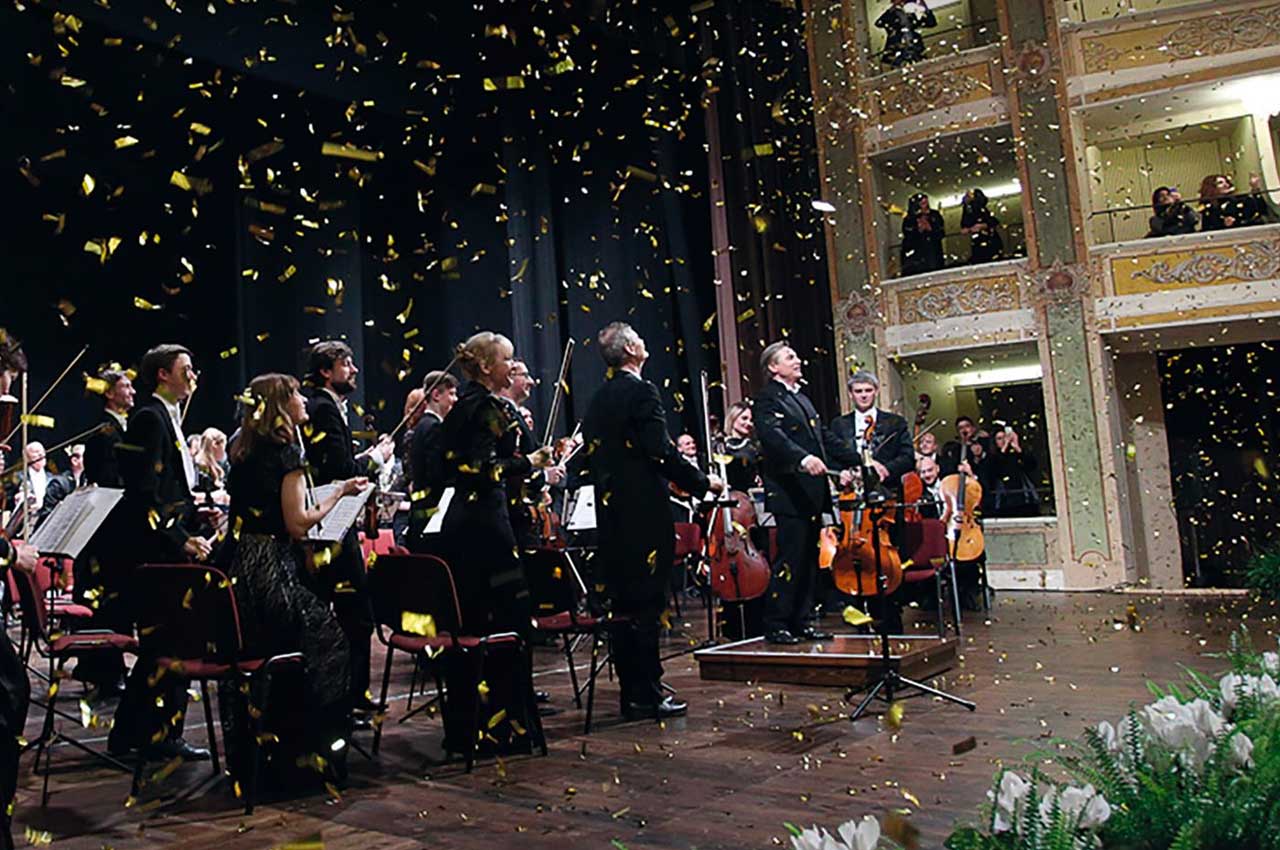 Camerata Musicale Salentina/ Odessa Philharmonic Orchestra