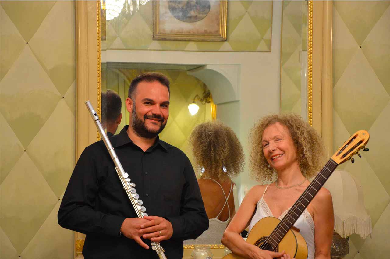Concerts with aperitifs/ Unspoken words