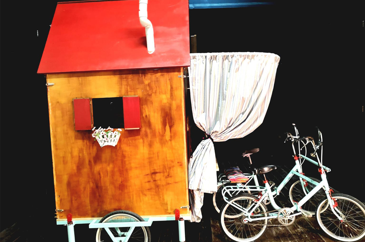 Kids/ Casa mobile a pedali
