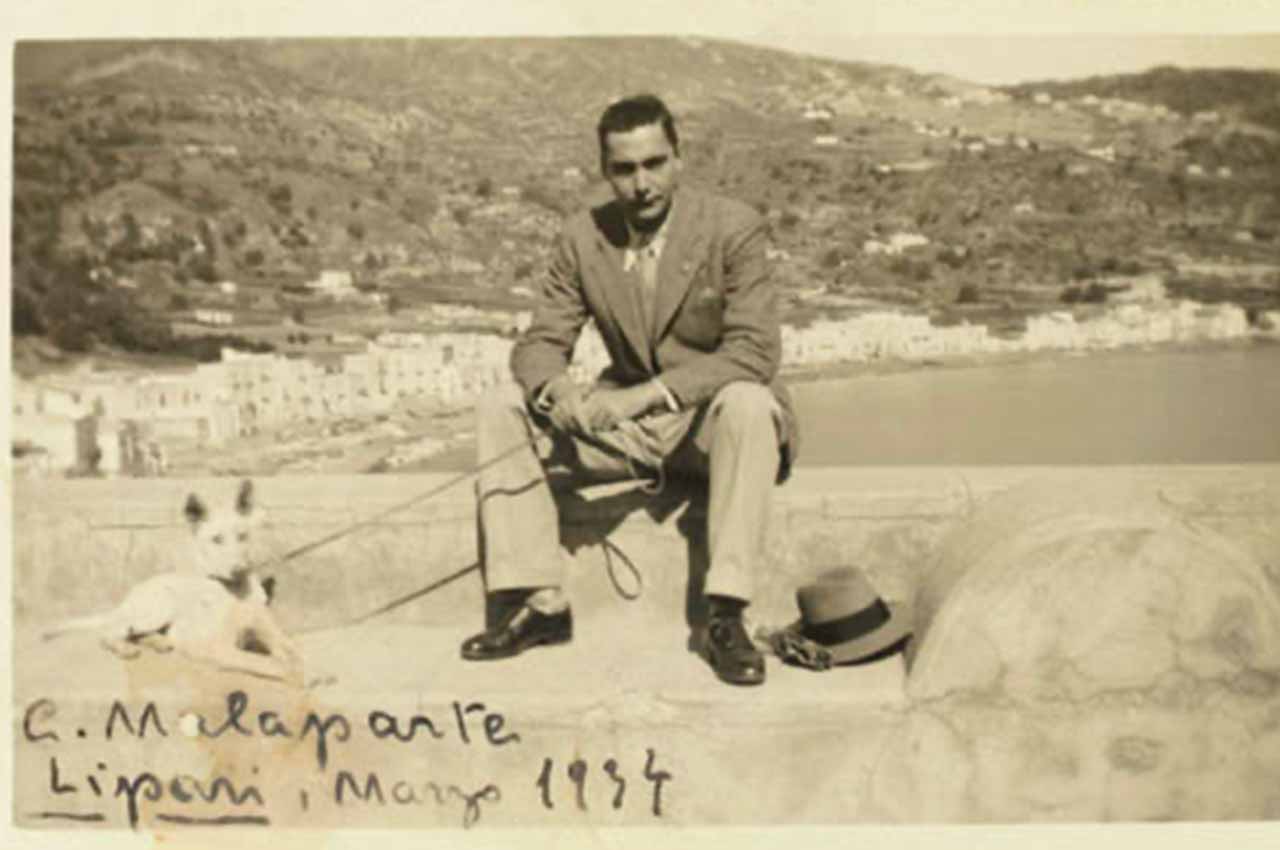 Musica, cartapesta e arte/ “Curzio Malaparte” di Sabine Witt