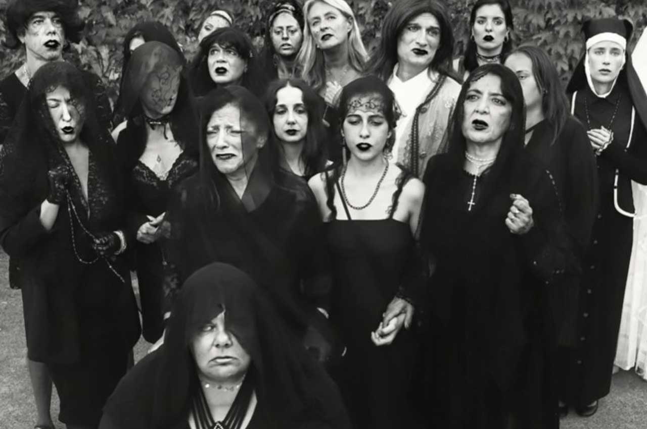 The buzzing of the widows/ Asfalto Teatro