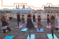 Through the castle / hike-yoga-books